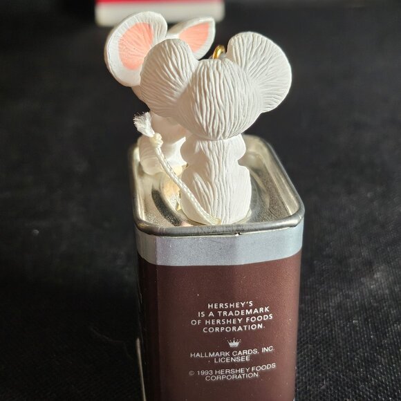 Hallmark Hershey's 1993 Keepsake Ornament Warm And Special Friends In Box - Picture 8 of 12